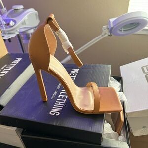 Pretty little thing size 5